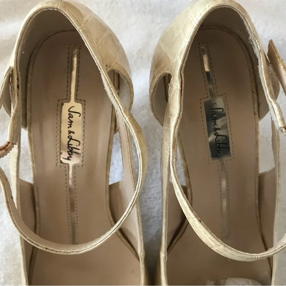 🌼Sam & Libby Shoes 3 1/2 inch heels size 7.5 M beige tan neutral color.
